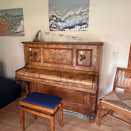 Trollhus - Grosses Familienfreundliches Ferienhaus Born Dış mekan fotoğraf