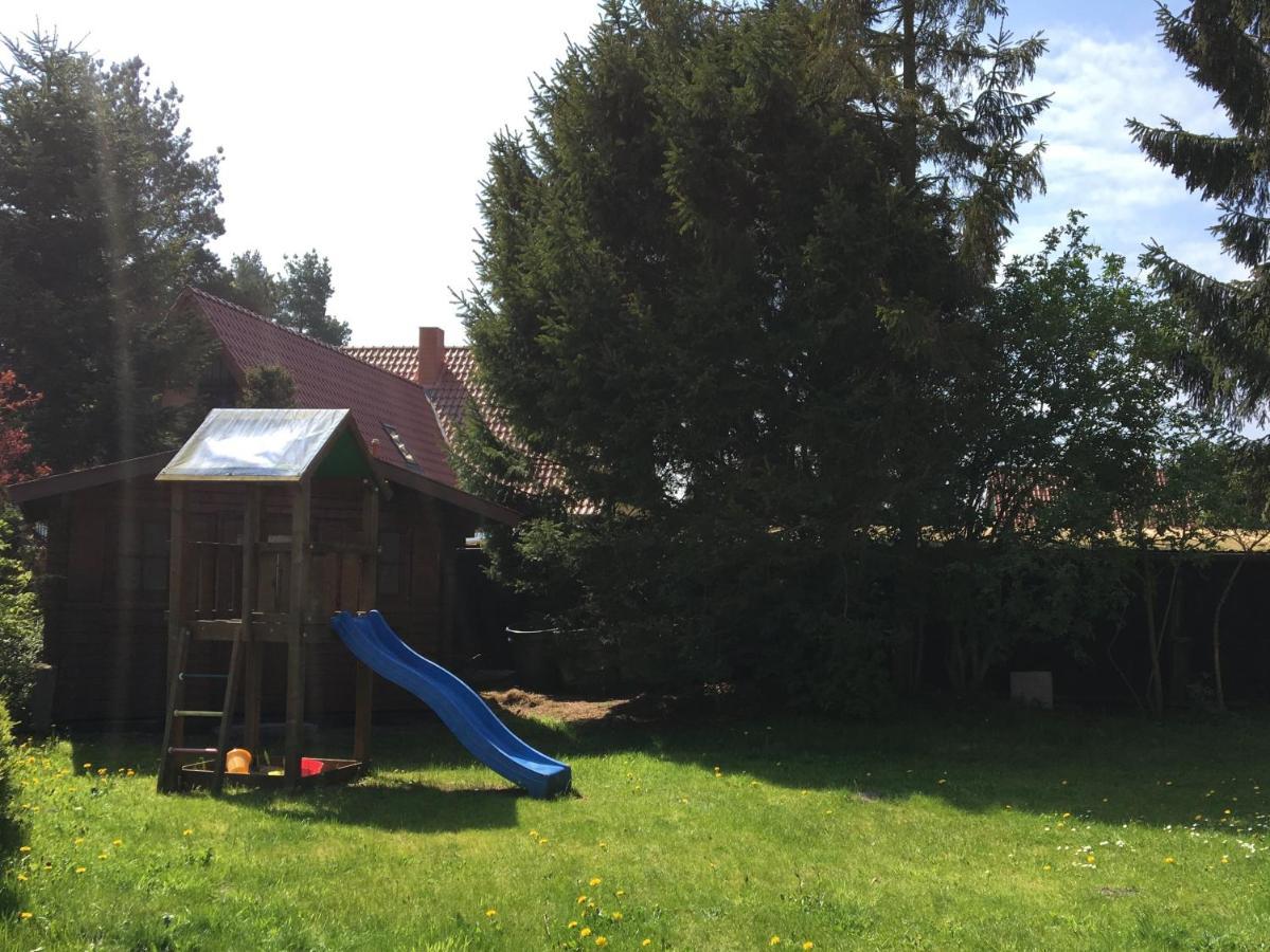 Trollhus - Grosses Familienfreundliches Ferienhaus Born Dış mekan fotoğraf
