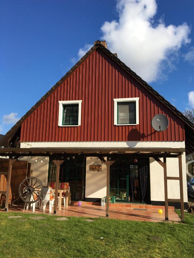 Trollhus - Grosses Familienfreundliches Ferienhaus Born Dış mekan fotoğraf