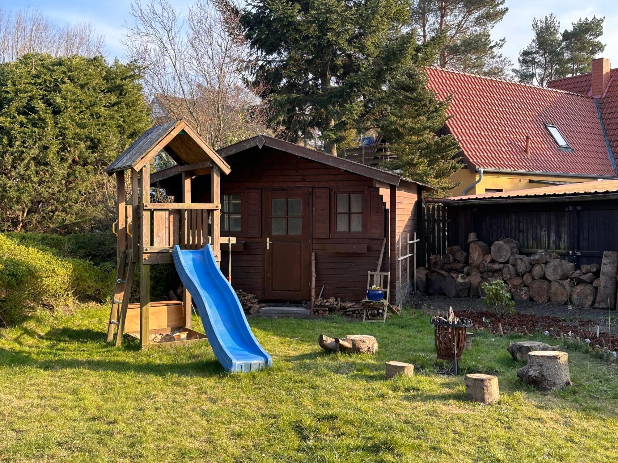 Trollhus - Grosses Familienfreundliches Ferienhaus Born Dış mekan fotoğraf